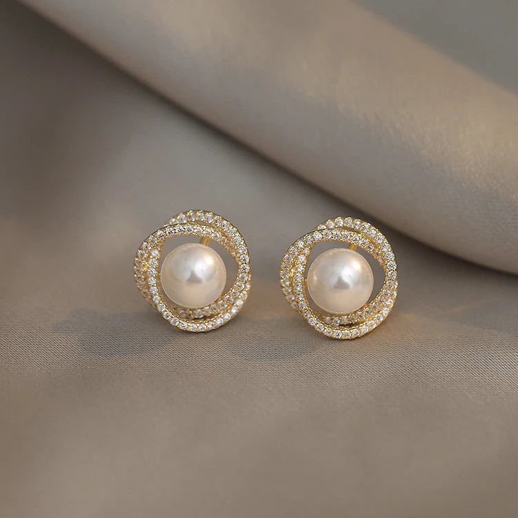 Twisted Pearl Stud Earrings