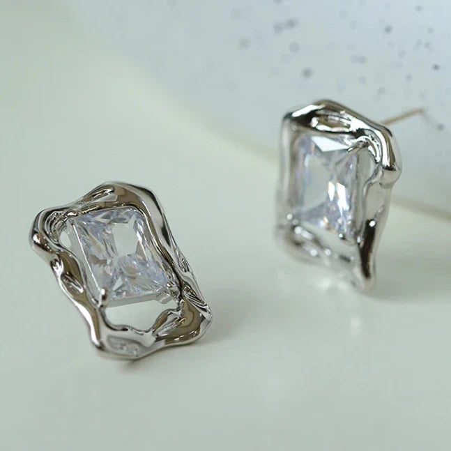 Asymmetric Setting Zircon Earrings