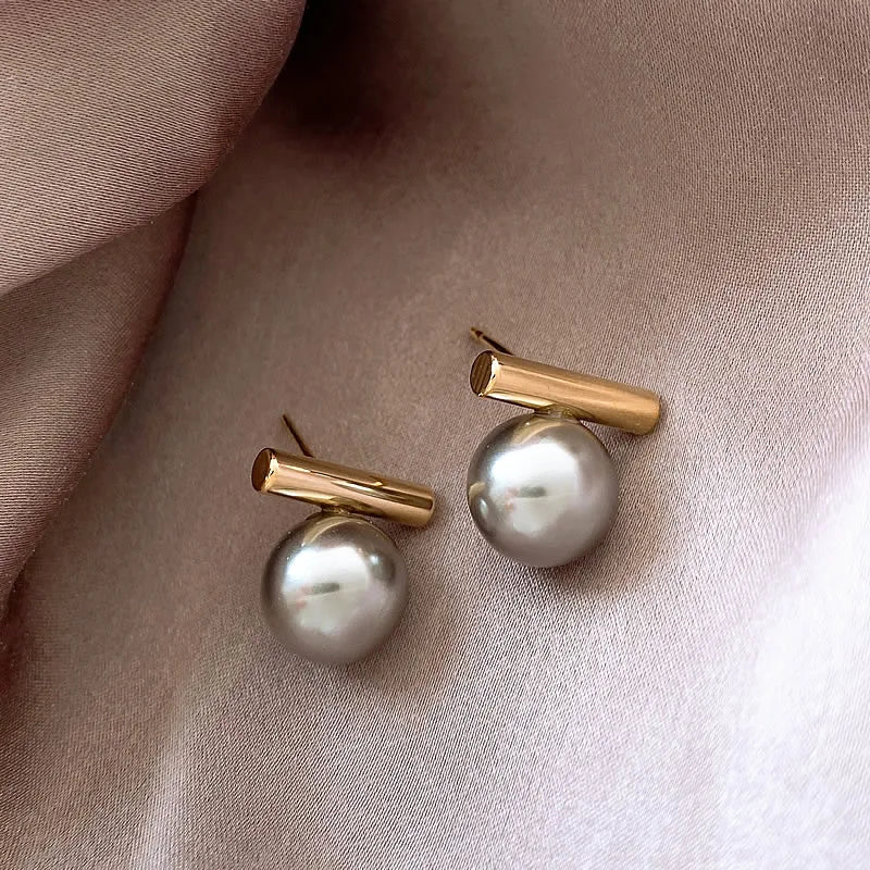 Minimalist Stacked Pearl Earrings