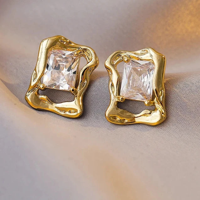 Asymmetric Setting Zircon Earrings